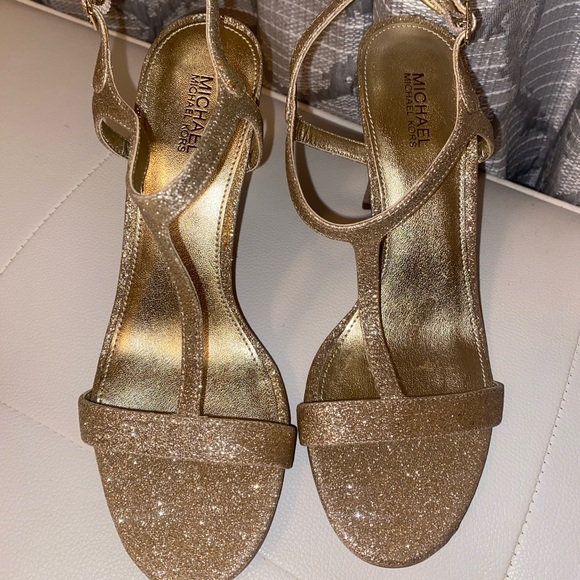 Michael Kors Arden Glitter Gold T-Strap Strappy High heel Sandals - Picture 1 of 7